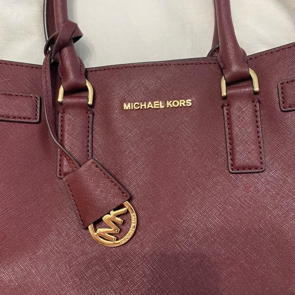 Michael Kors Red Shoulder or Hand Bag - Picture 11 of 14